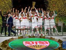 足球 | 德国杯：斯图加特队夺冠(zu qiu de guo bei si tu jia te dui duo guan)