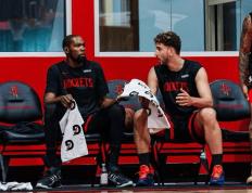 新赛季前瞻—休斯顿火箭：青年军的蜕变与冠军豪赌(xin sai ji qian zhan xiu si dun huo jian qing nian jun de tui bian yu guan jun hao du)