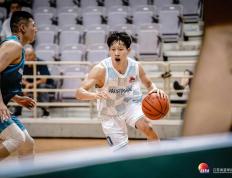 从苏超赛场到CBA舞台：草根球员的成长土壤(cong su chao sai chang dao wu tai cao gen qiu yuan de cheng zhang tu rang)