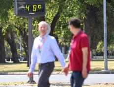 西班牙塞维利亚：烈日炎炎(xi ban ya sai wei li ya lie ri yan yan)