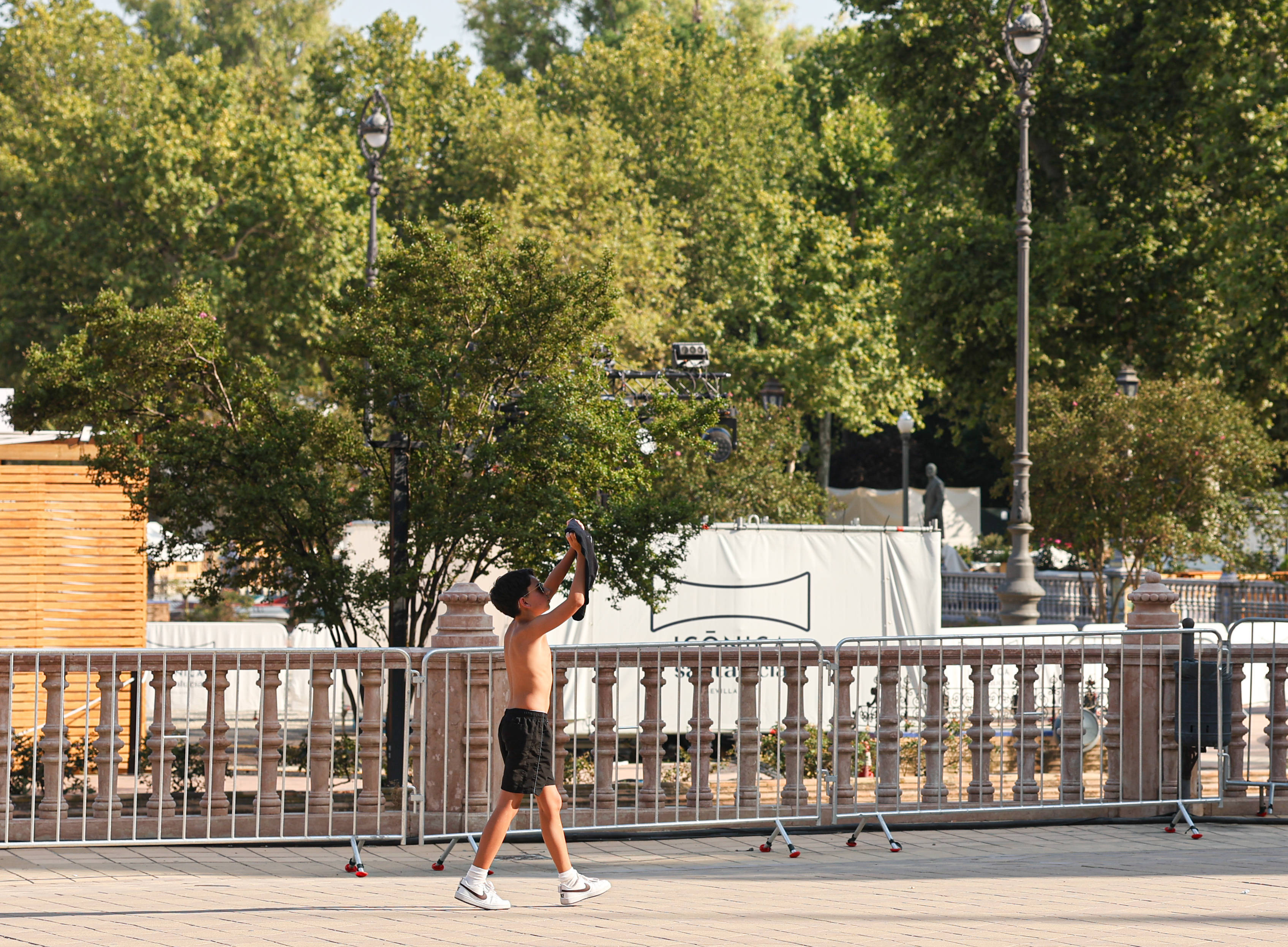 西班牙塞维利亚：烈日炎炎(xi ban ya sai wei li ya lie ri yan yan)