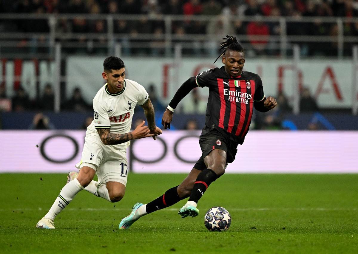 意甲：热那亚对阵AC米兰，热那亚战意全无，米兰轻松拿下？(yi jia re na ya dui zhen mi lan re na ya zhan yi quan wu mi lan qing song na xia)