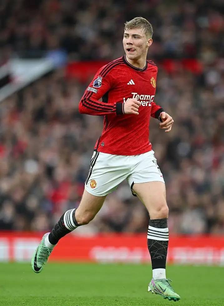 再见，曼联！3000万英镑贱卖新哈兰德！记者：曼联主攻塞斯科