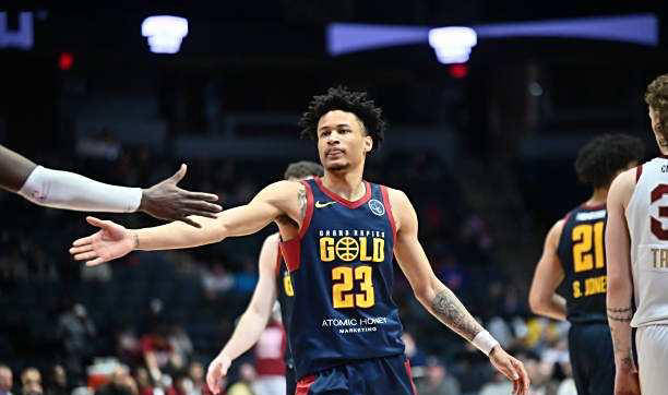 新奥尔良鹈鹕签约三名球员达到双向合同上限