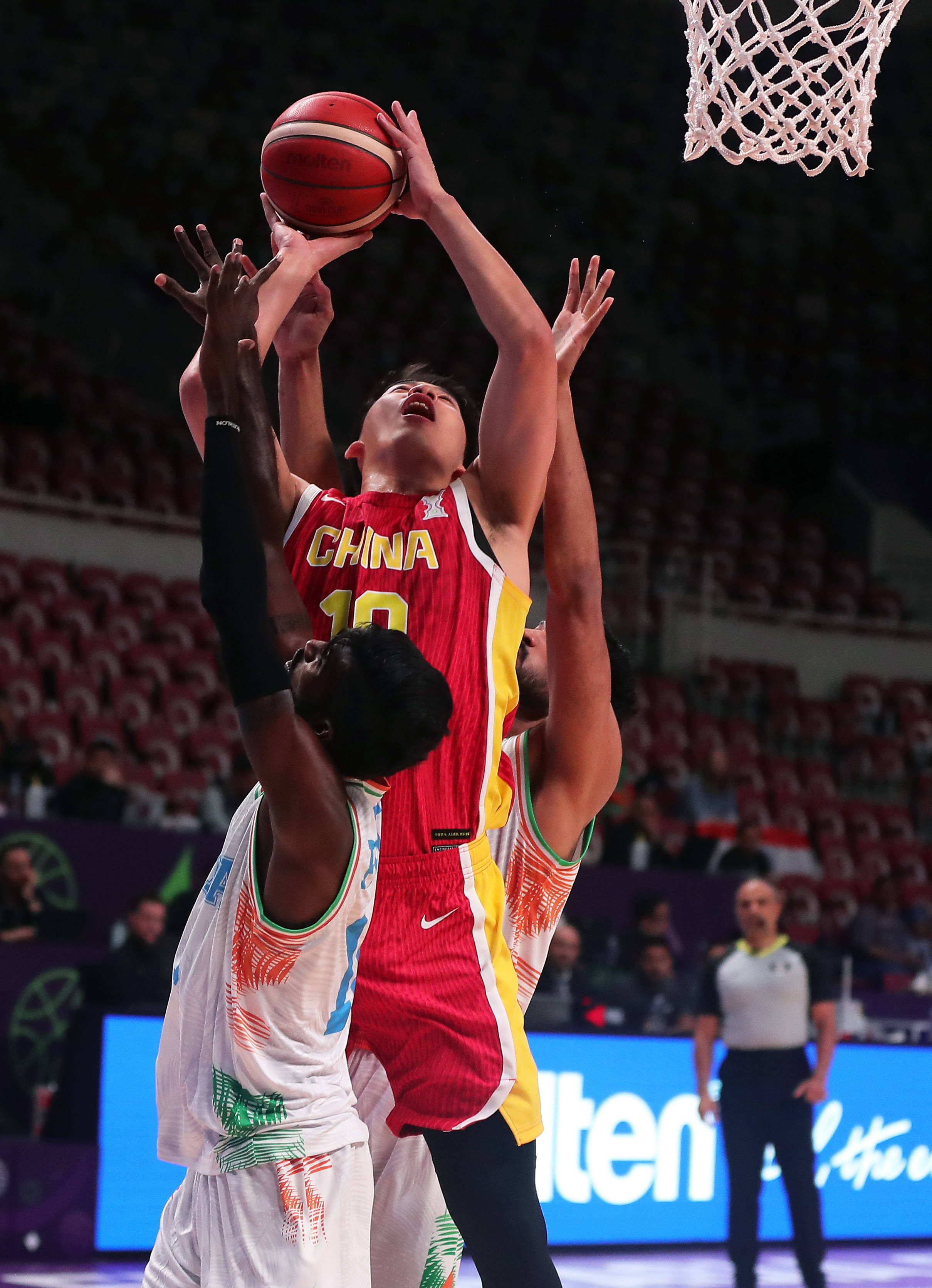 （体育）篮球——国际篮联亚洲杯：中国队对阵印度队