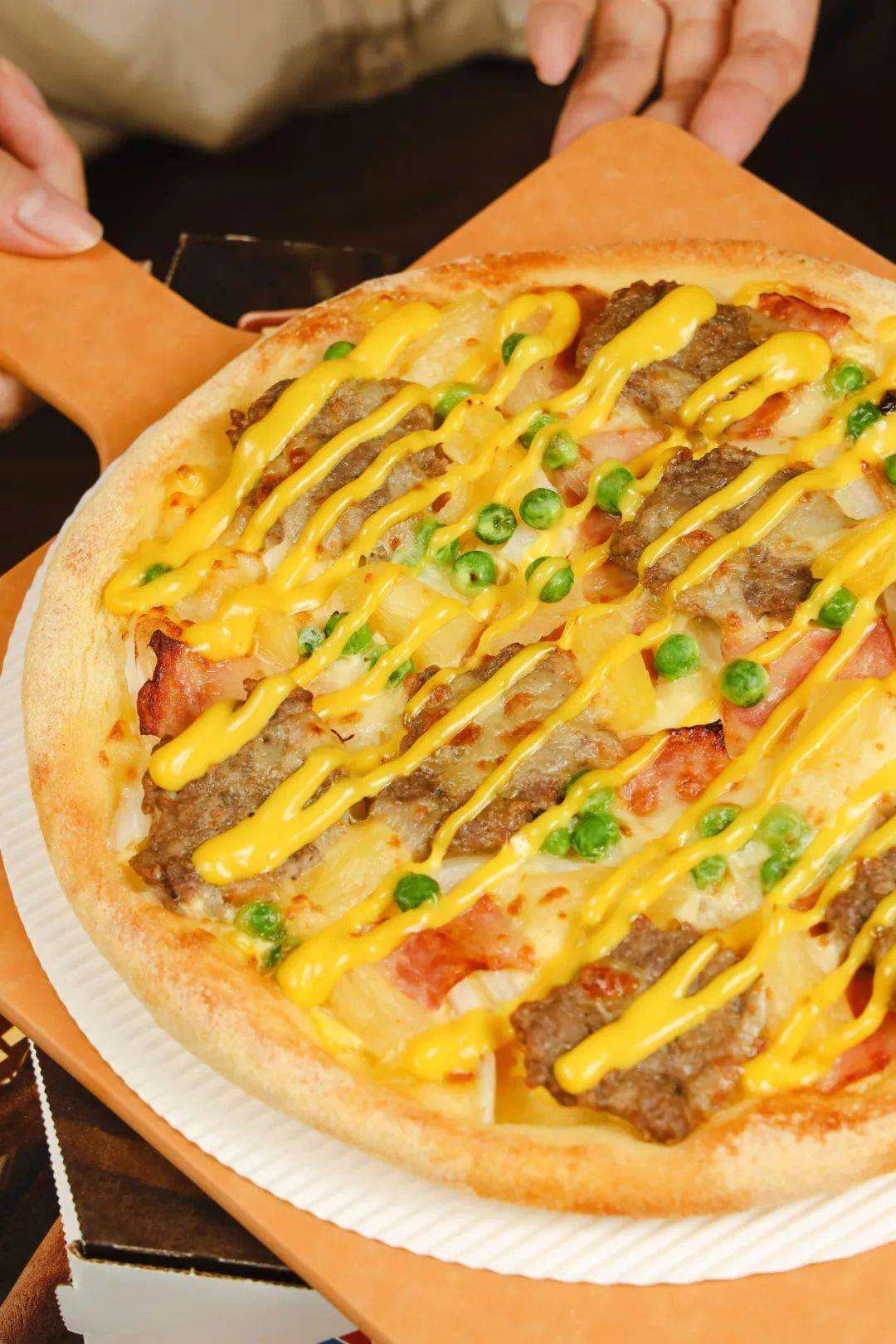 比萨星人速冲！达美乐比萨限时买一送一*，美味加倍享！(bi sa xing ren su chong da mei le bi sa xian shi mai yi song yi mei wei jia bei xiang)