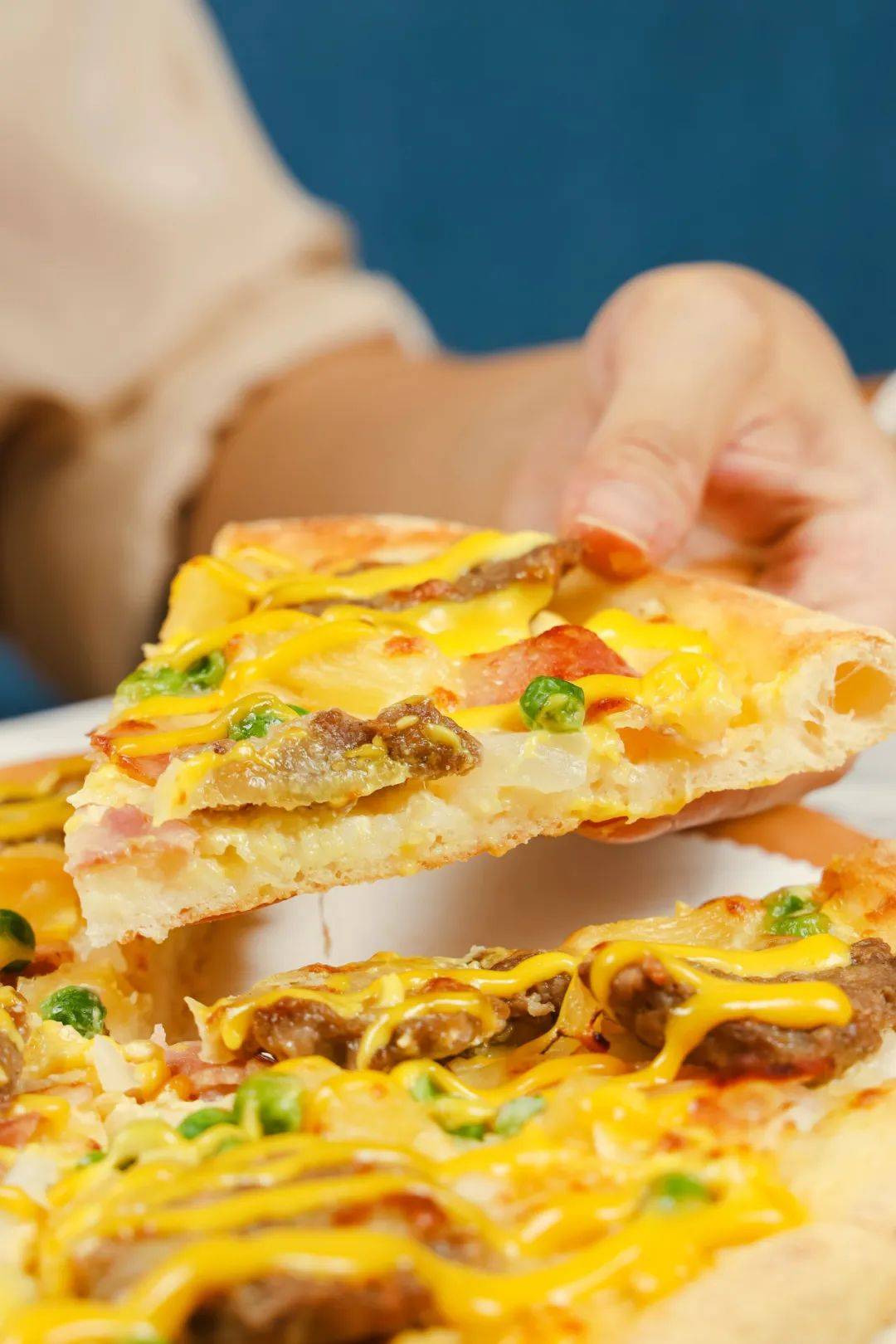 比萨星人速冲！达美乐比萨限时买一送一*，美味加倍享！(bi sa xing ren su chong da mei le bi sa xian shi mai yi song yi mei wei jia bei xiang)