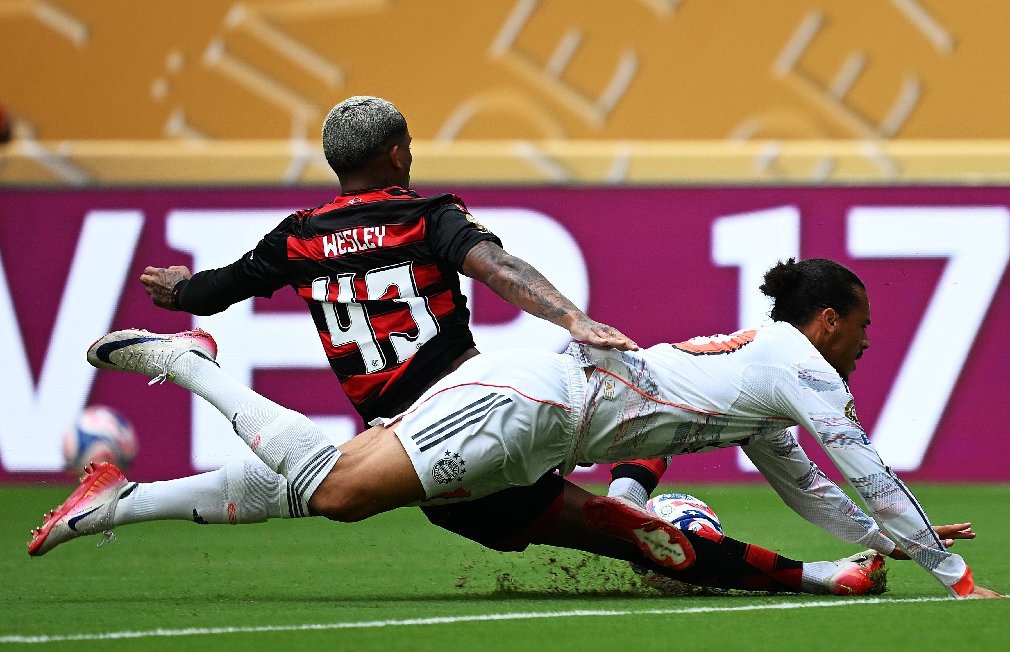 足球世俱杯｜拜仁慕尼黑晋级八强(zu qiu shi ju bei bai ren mu ni hei jin ji ba qiang)