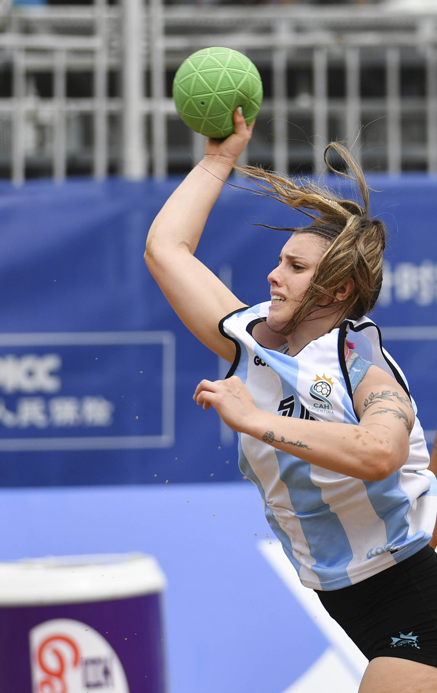 （成都世运会）沙滩手球——女子半决赛：阿根廷队战胜西班牙队(cheng du shi yun hui sha tan shou qiu nyu zi ban jue sai a gen ting dui zhan sheng xi ban ya dui)