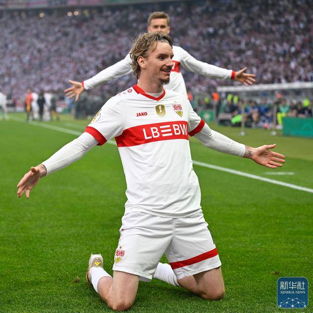 足球 | 德国杯：斯图加特队夺冠(zu qiu de guo bei si tu jia te dui duo guan)