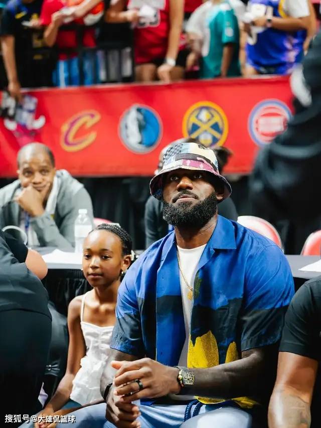 詹姆斯前队友提议老詹离开湖人，暗示队友不如加入迈阿密热火(zhan mu si qian dui you ti yi lao zhan li kai hu ren an shi dui you bu ru jia ru mai a mi re huo)