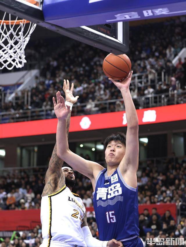 杨瀚森开启单独试训之旅！首战造访波特兰开拓者，自评“节奏很快需努力适应”(yang han sen kai qi dan du shi xun zhi lyu shou zhan zao fang bo te lan kai tuo zhe zi ping jie zou hen kuai xu nu li shi ying)