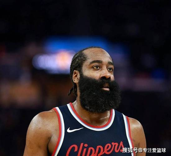 快船正式启动震撼交易，NBA弹跳狂人驰援哈登，他将顶替伦纳德