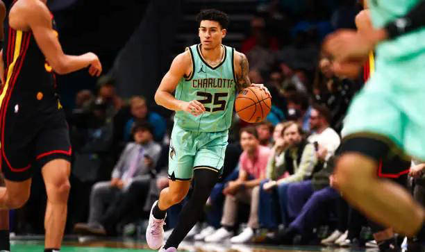 夏洛特黄蜂后场新星辛普森：下赛季能否取得突破？(xia luo te huang feng hou chang xin xing xin pu sen xia sai ji neng fou qu de tu po)