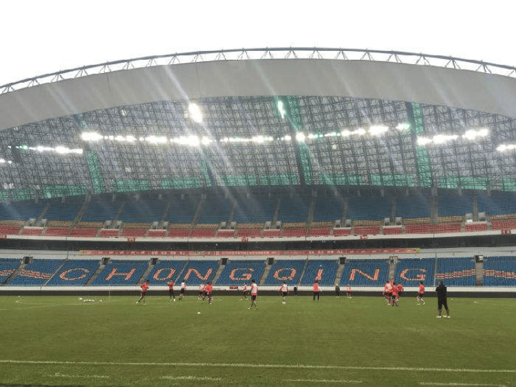 一文回顾重庆足球百年史：修建西部首个足球场，70多年前独自拥有3支专业球队