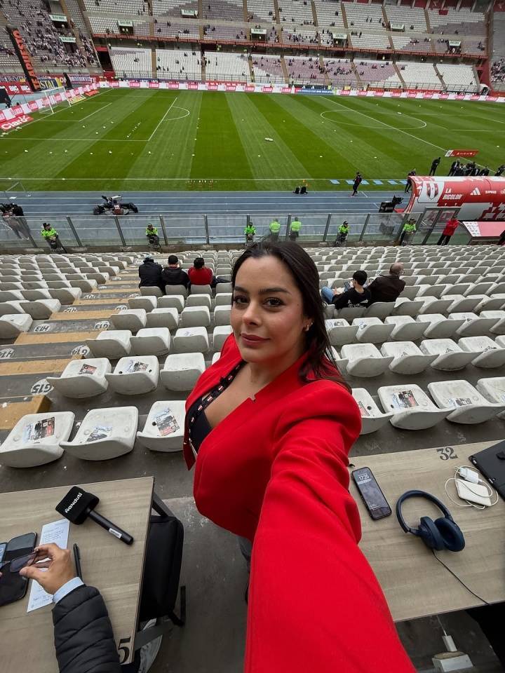 15年了！巴拉圭“乳神”完成足球评论员首秀，南非世界杯惊艳全球