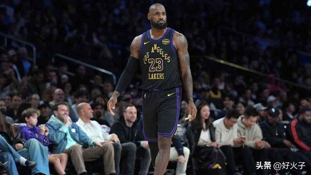 内部人士：湖人队暂停一切交易谈判——目前如此(nei bu ren shi hu ren dui zan ting yi qie jiao yi tan pan mu qian ru ci)