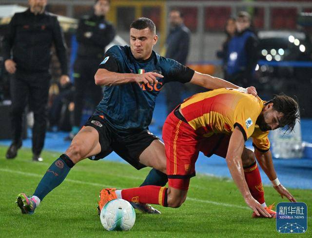 意甲｜那不勒斯胜莱切(yi jia na bu le si sheng lai qie)